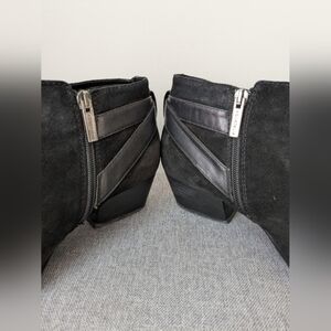 Aquatalia Farin Suede Weatherproof Ankle Boots – Black, Size 9